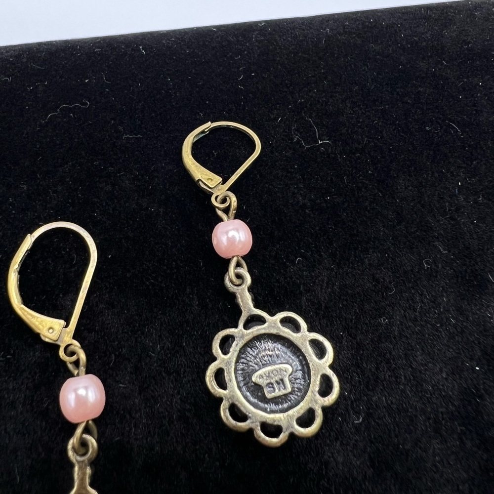 Vintage Avon Pink Flower Earrings, Brown Tone Plating, Lever Back Earrings - Picture 2 of 2